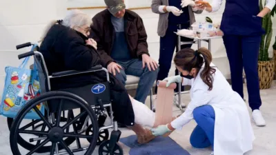 thumbnail - S9:E10 Leaky Legs