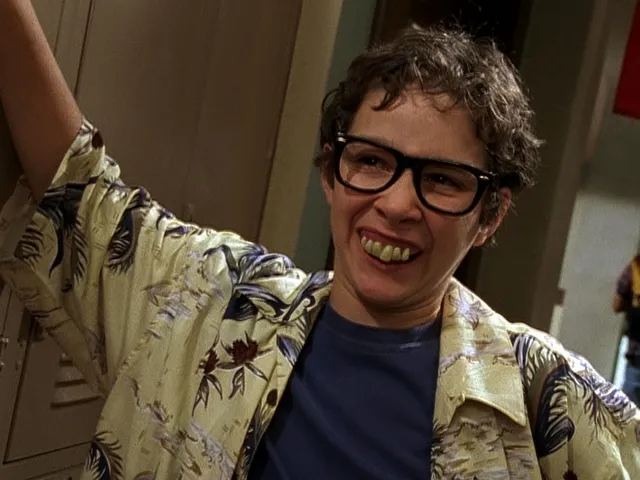thumbnail - S1:E6 Louis in the Middle