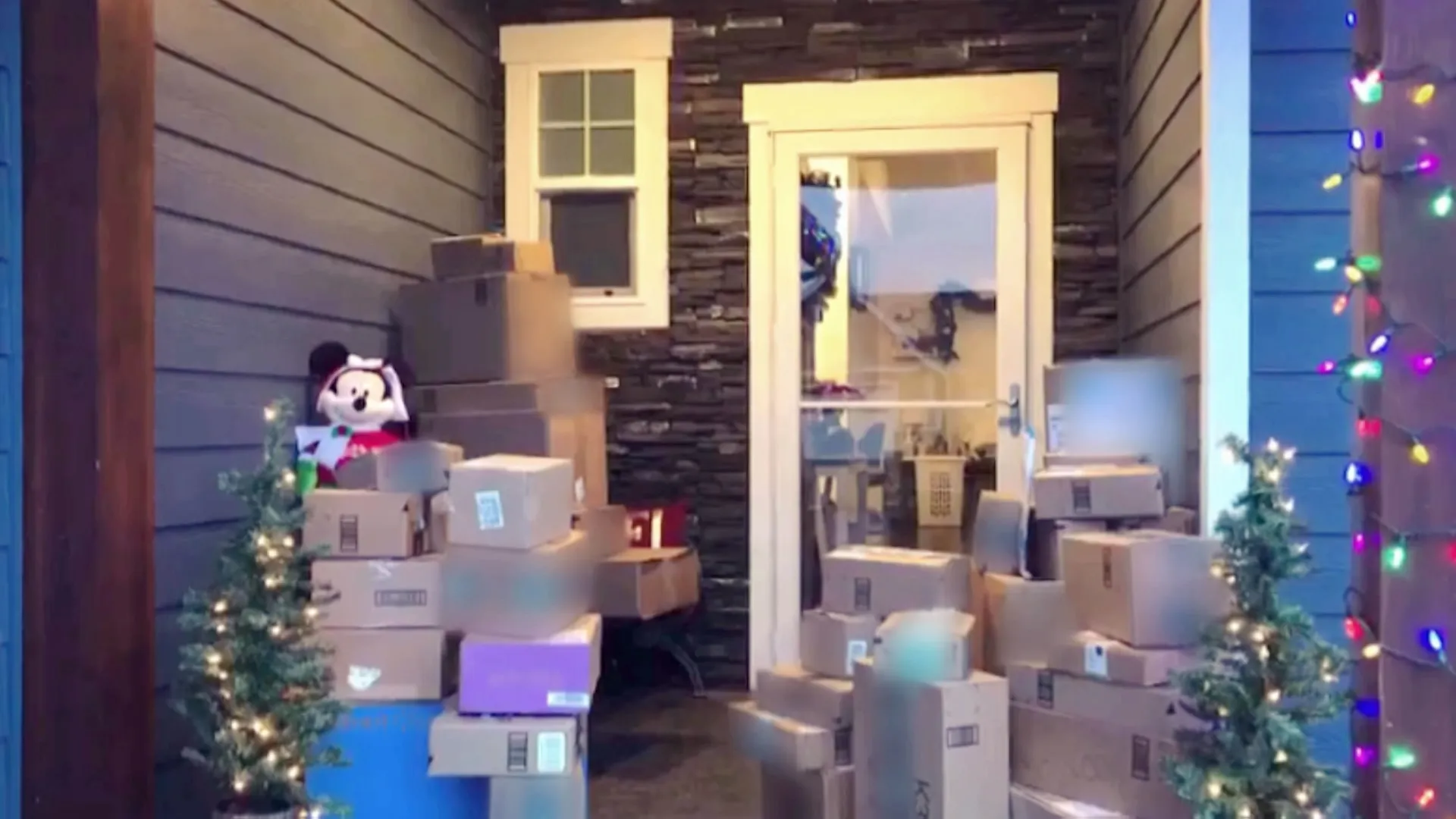 thumbnail - S2:E3 Merry Prankmas