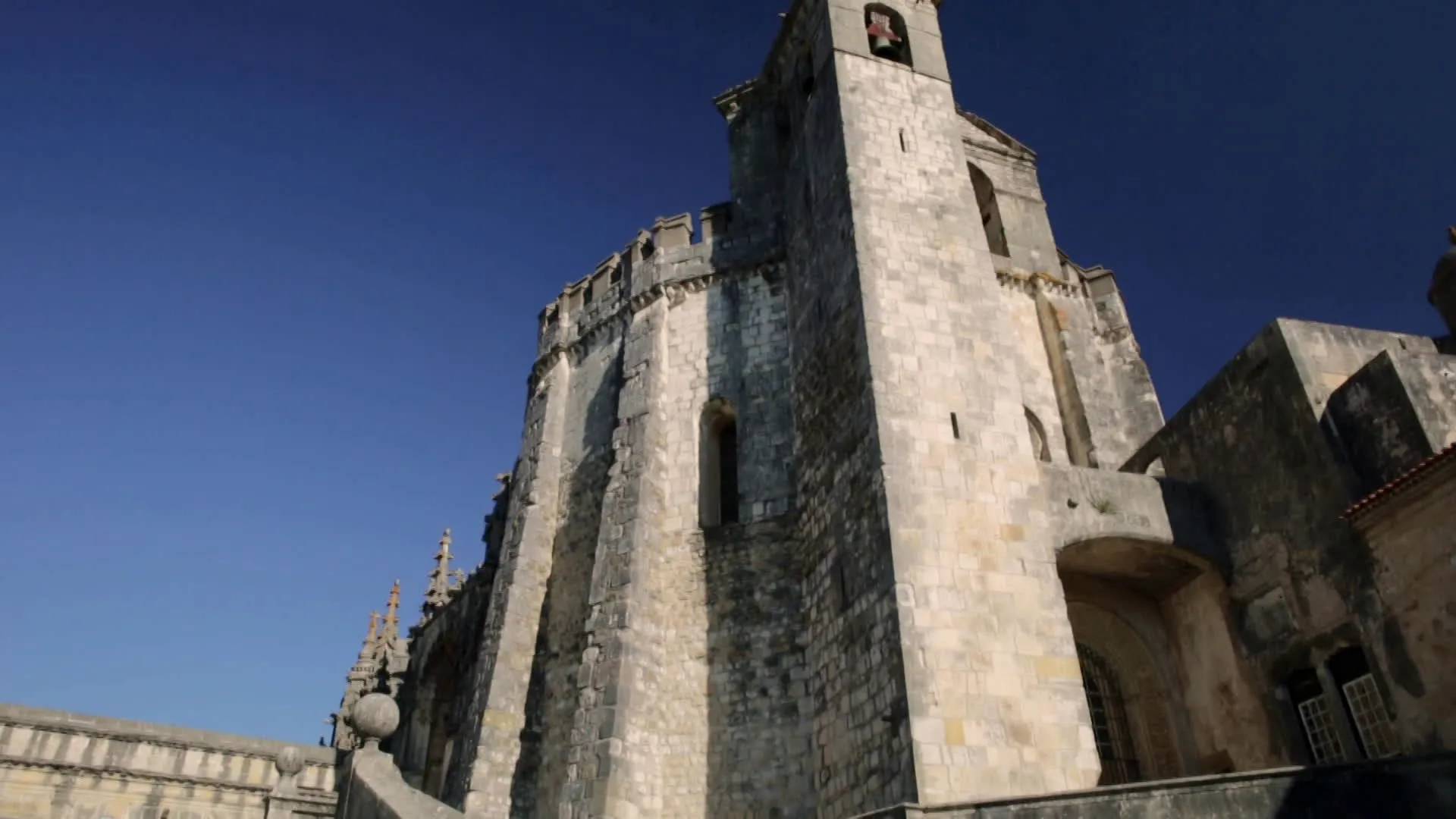 thumbnail - S5:E9 Extraordinary Structures