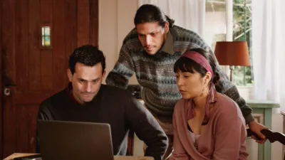 thumbnail - S1:E12 Journalist