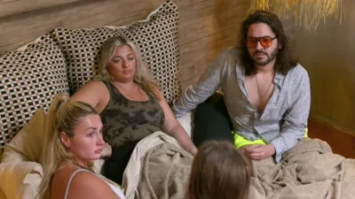 thumbnail - S1:E4 Surprise Snake