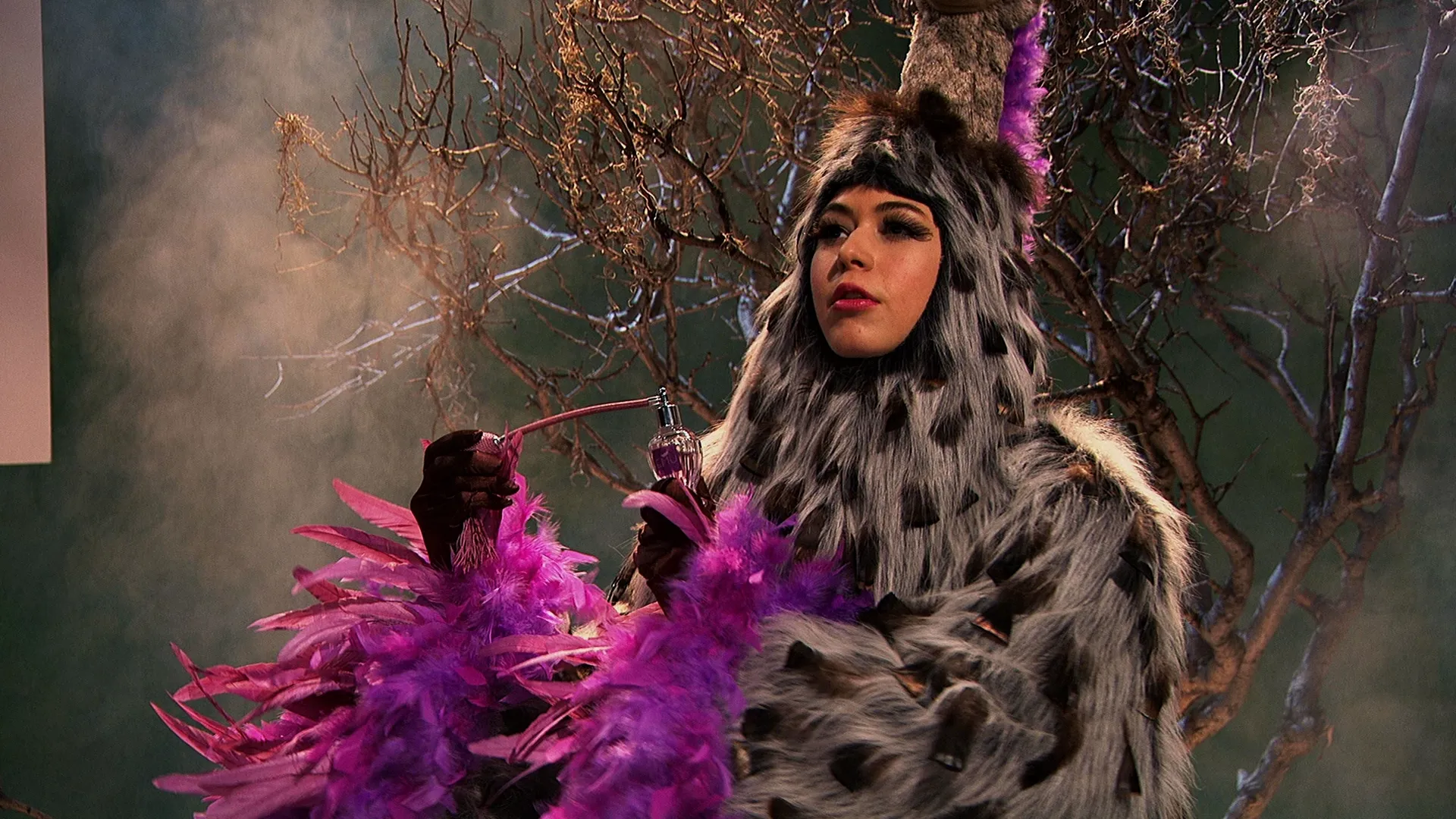 thumbnail - S4:E7 Wedding Bells & Wacky Birds