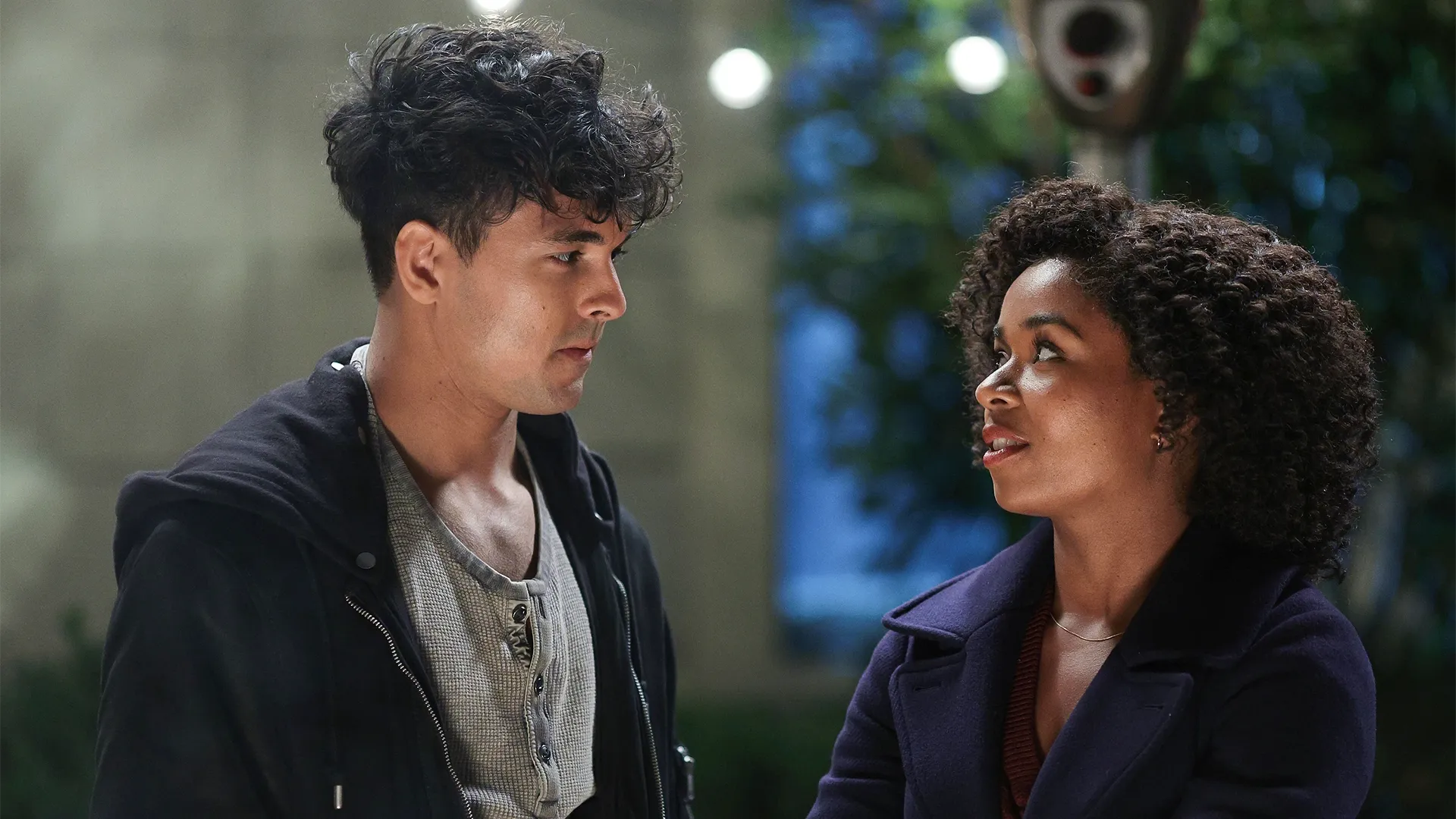 thumbnail - S19:E9 Love Don't Cost a Thing