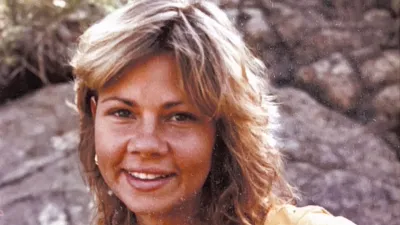 thumbnail - S9:E4 Brothers and Sisters