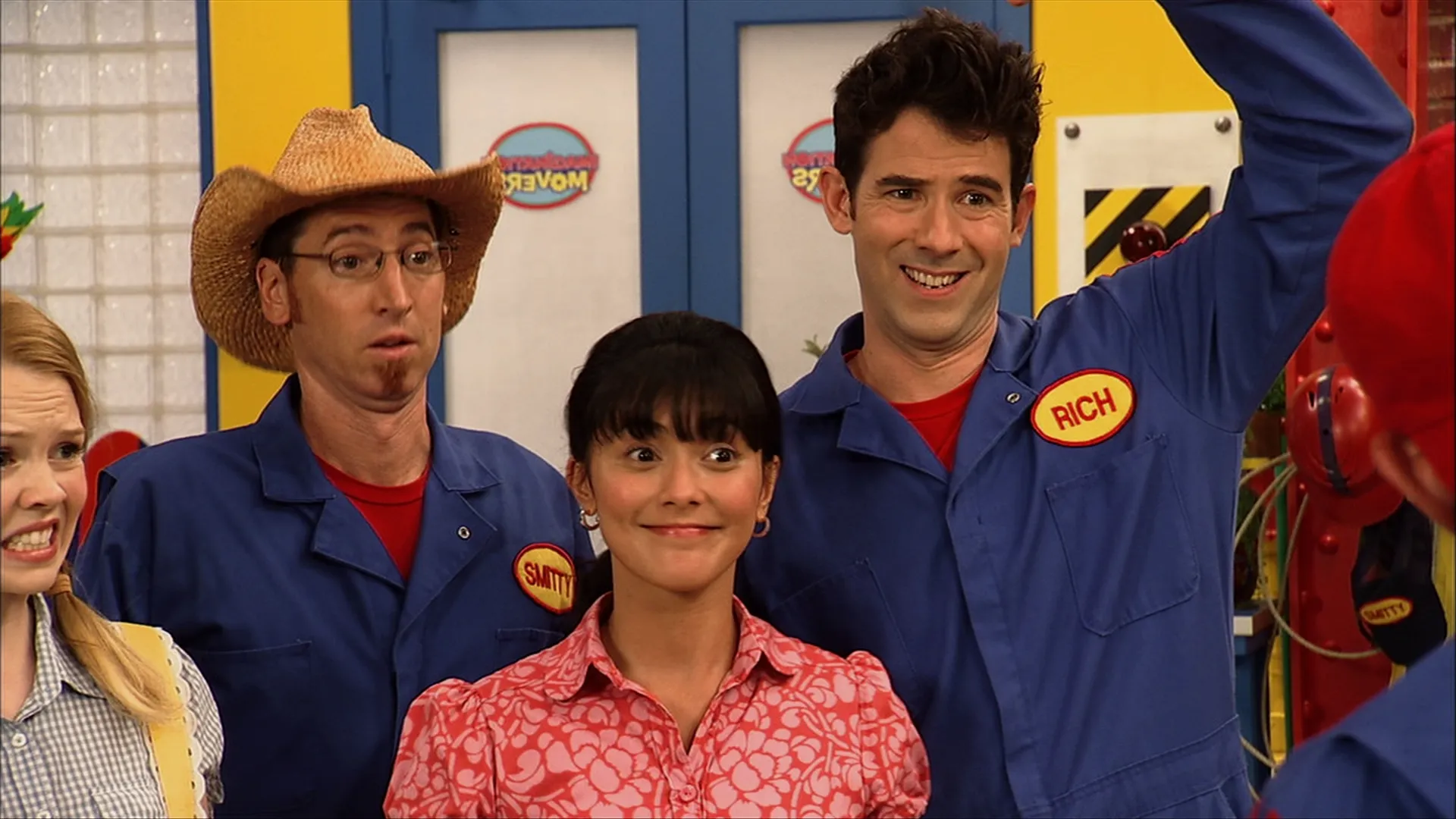 thumbnail - S3:E1 Goldilocks and the Four Movers