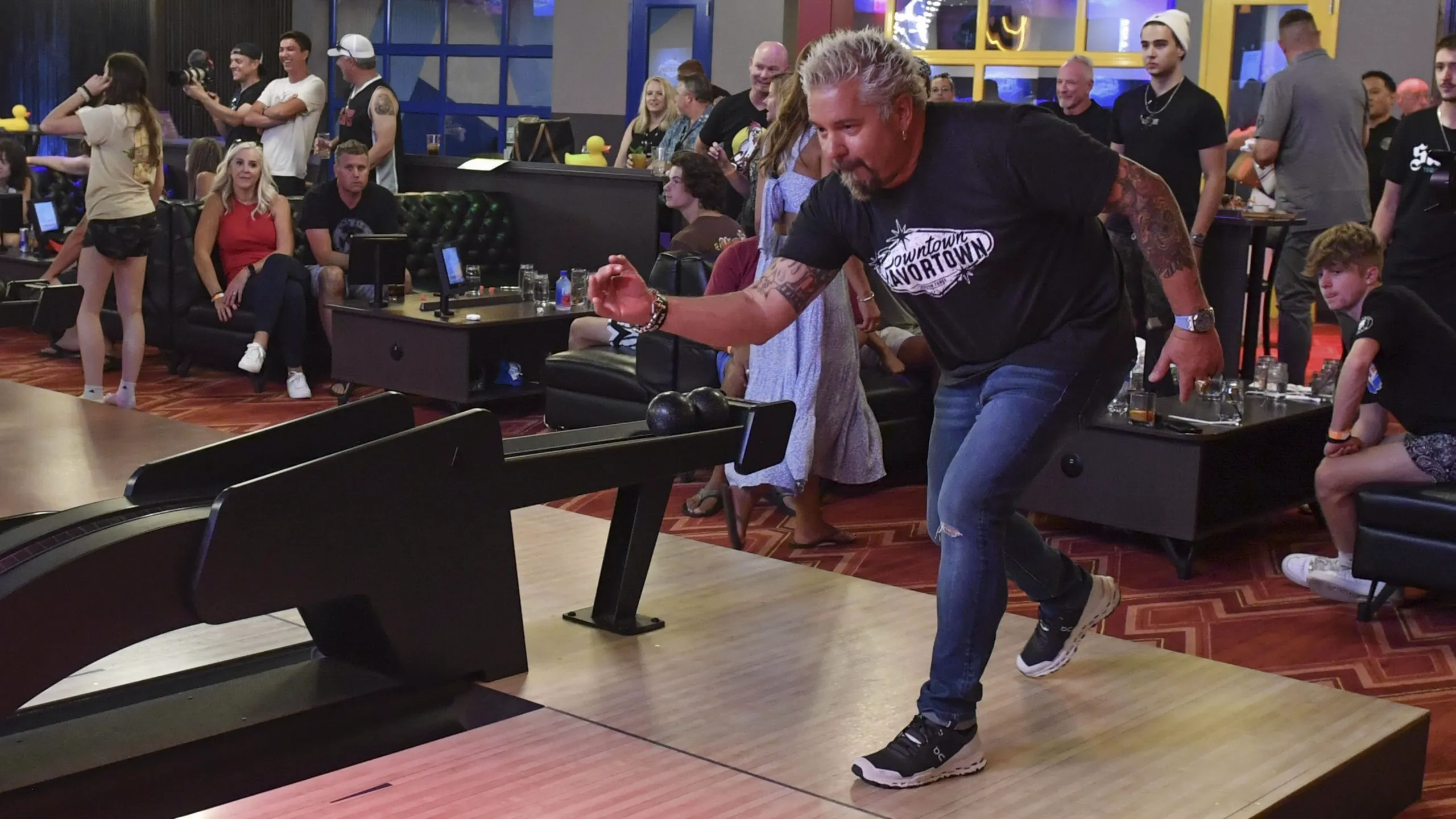 thumbnail - S2:E3 Flavortown and Family Fun