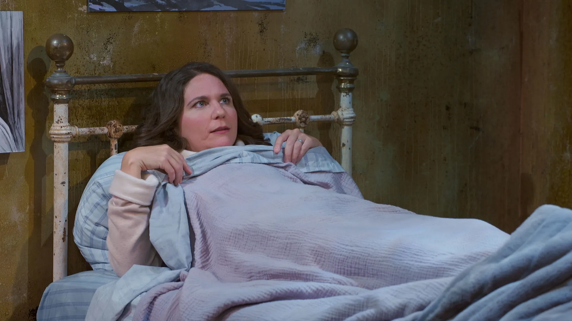 thumbnail - S1:E13 Snow Way Out
