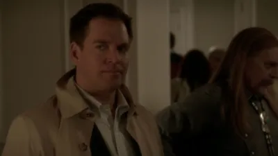 thumbnail - S11:E17 Rock and a Hard Place