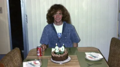 thumbnail - S1:E6 Friendship in Disguise