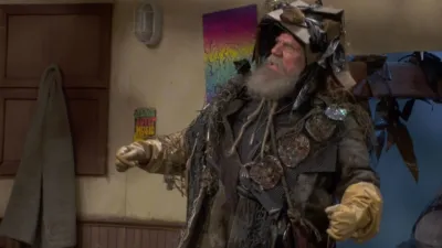 thumbnail - S2:E1 Grandpa Moves In