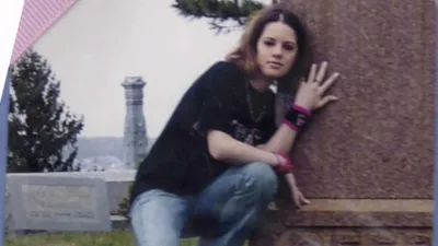 thumbnail - S3:E7 Tears of a Clown