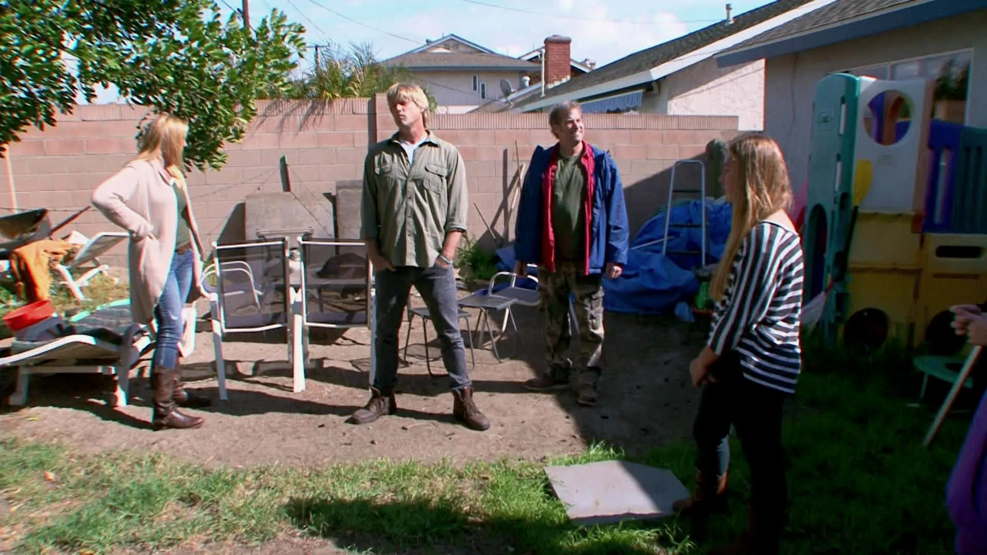 thumbnail - S1:E5 Mom's Hoarding Ends Here!