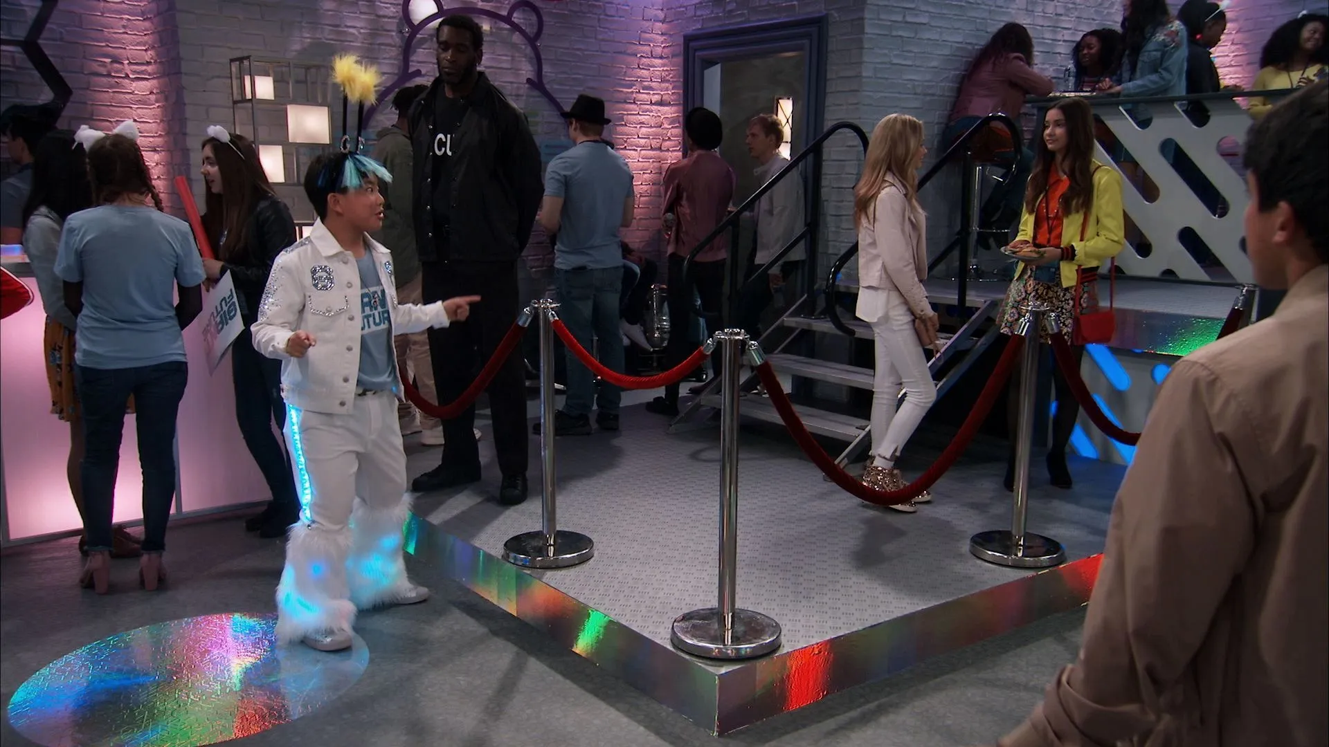 thumbnail - S2:E4 Would You Wrather Get a Selfie?