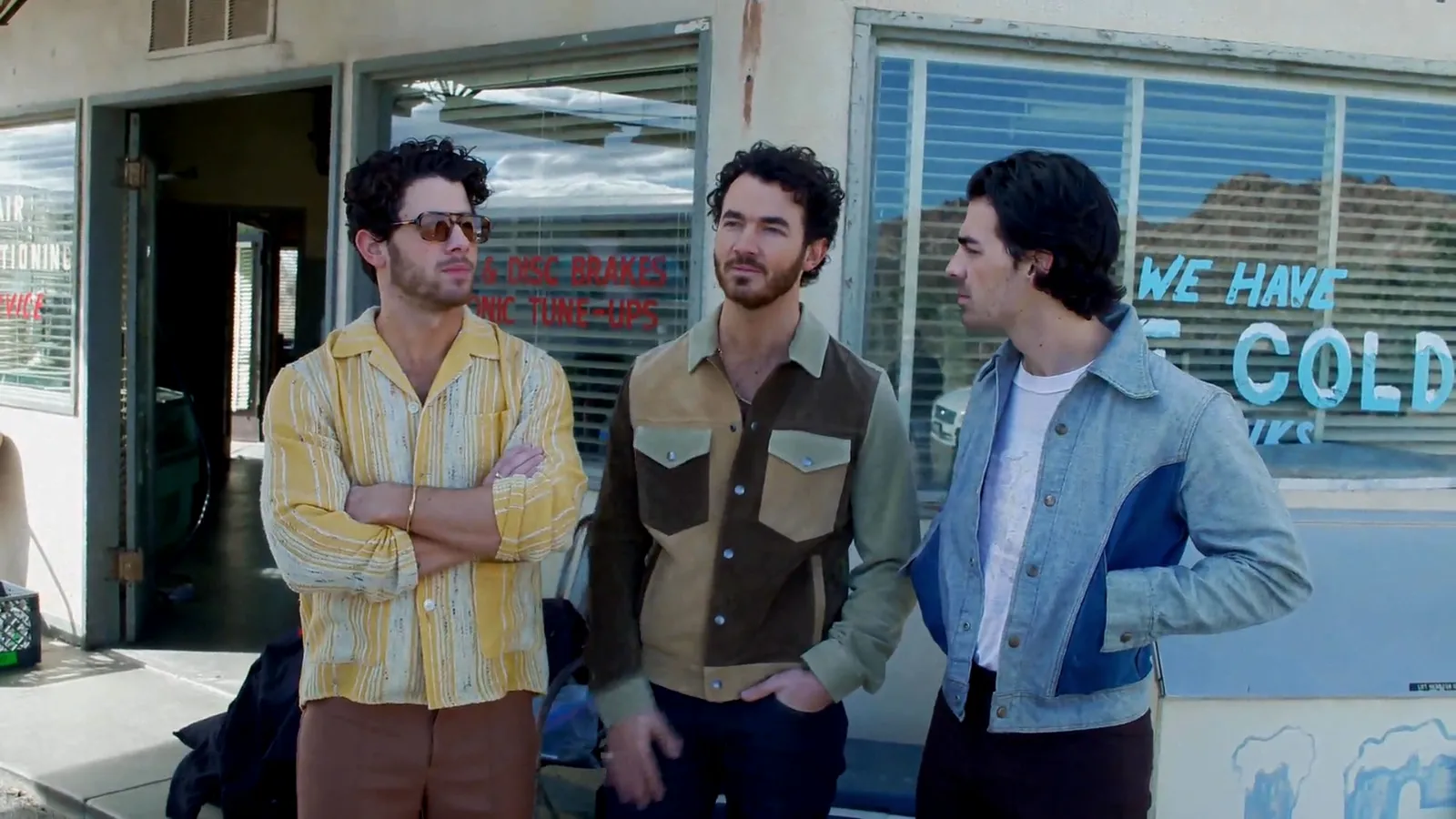thumbnail - S1:E15  The Boys Are Back: 24 Hours with the Jonas Brothers