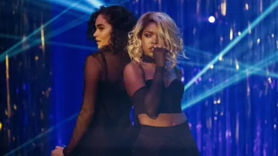 thumbnail - S3:E15 Lean On Me