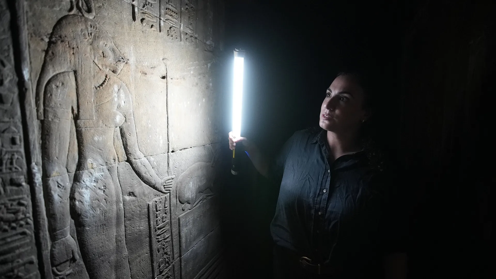 thumbnail - S5:E4 The Legend of Cleopatra