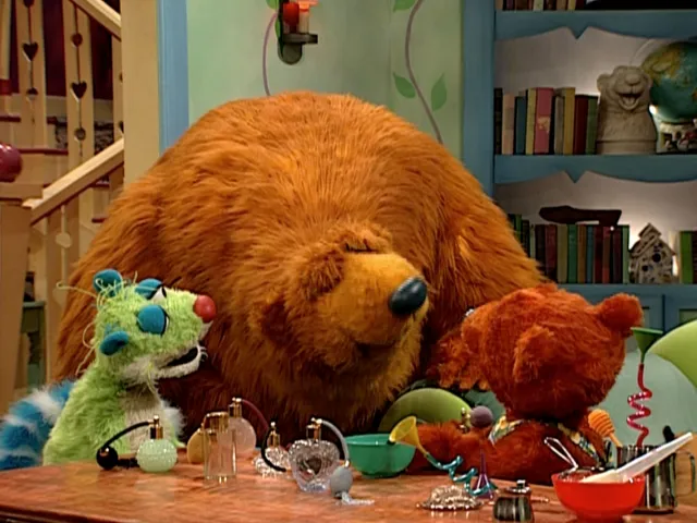 thumbnail - S3:E12 Smellorama