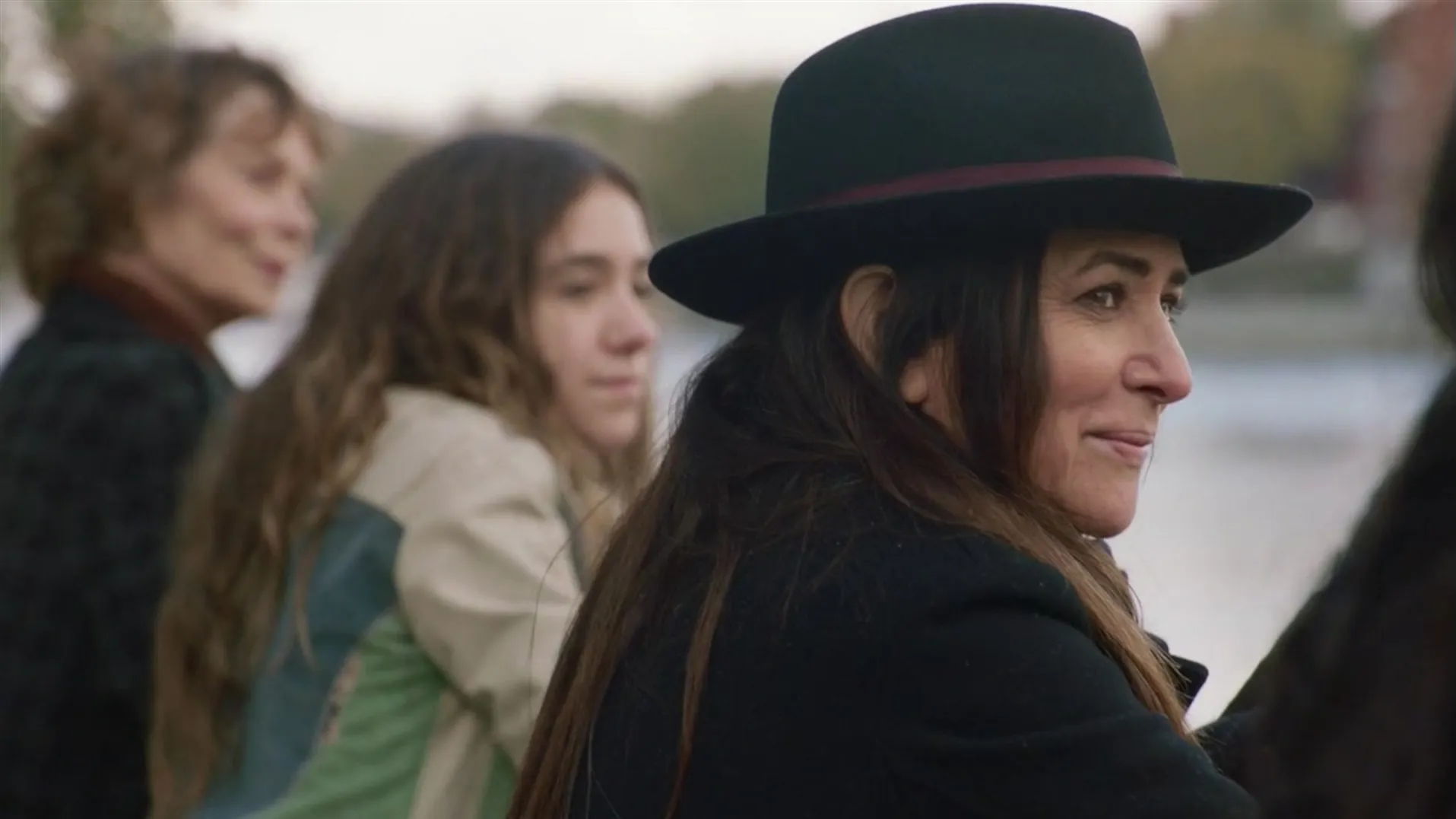 thumbnail - S5:E9 England