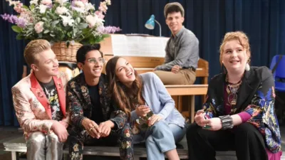 thumbnail - S1:E9 Opening Night: The Sing-Along