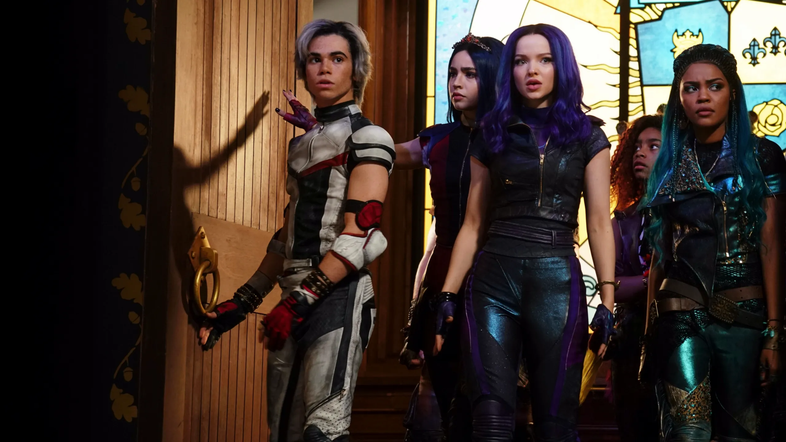 "Night Falls" | Descendants 3 Music Video