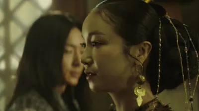 thumbnail - S2:E8 Episode 8 : The Strongest Creature in the World