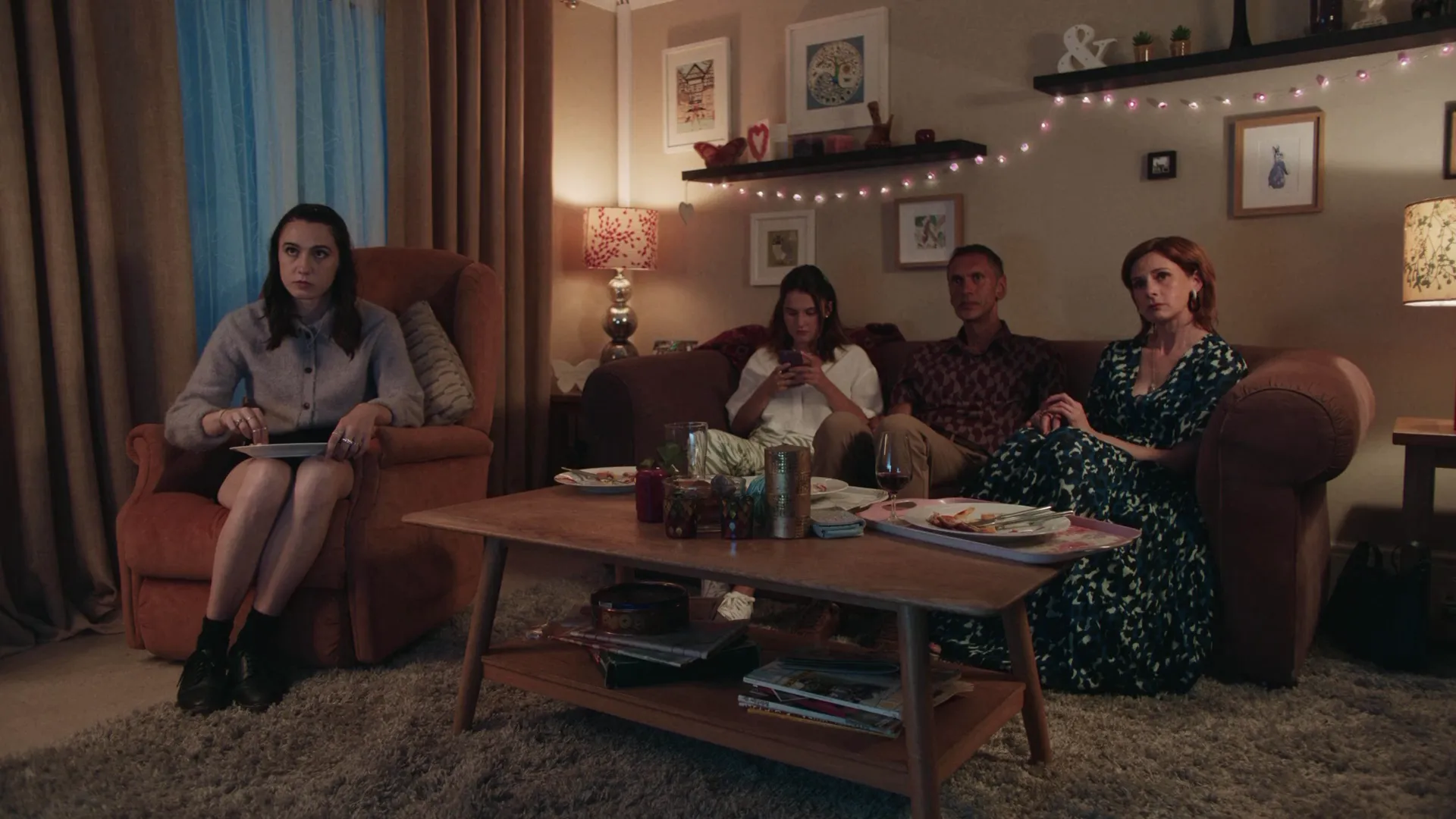 thumbnail - S1:E1 Happy Girls