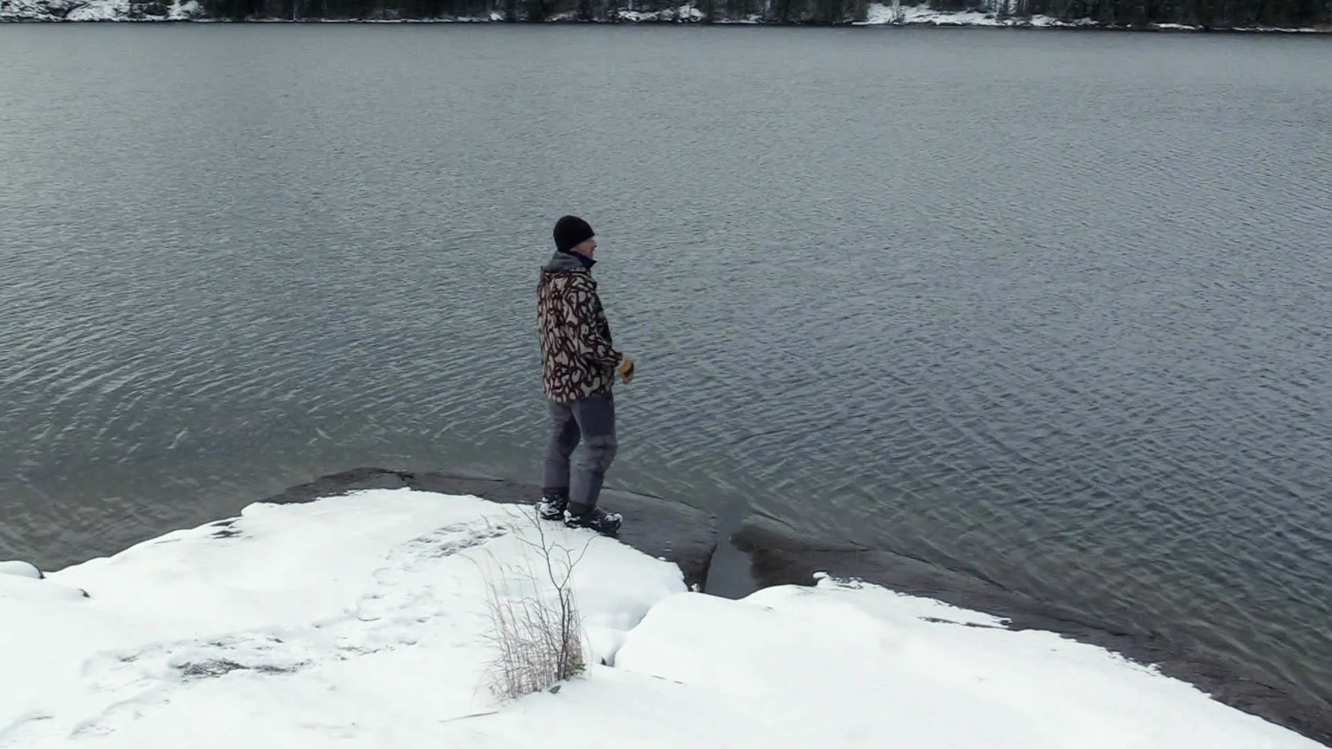 thumbnail - S10:E9 Splintered