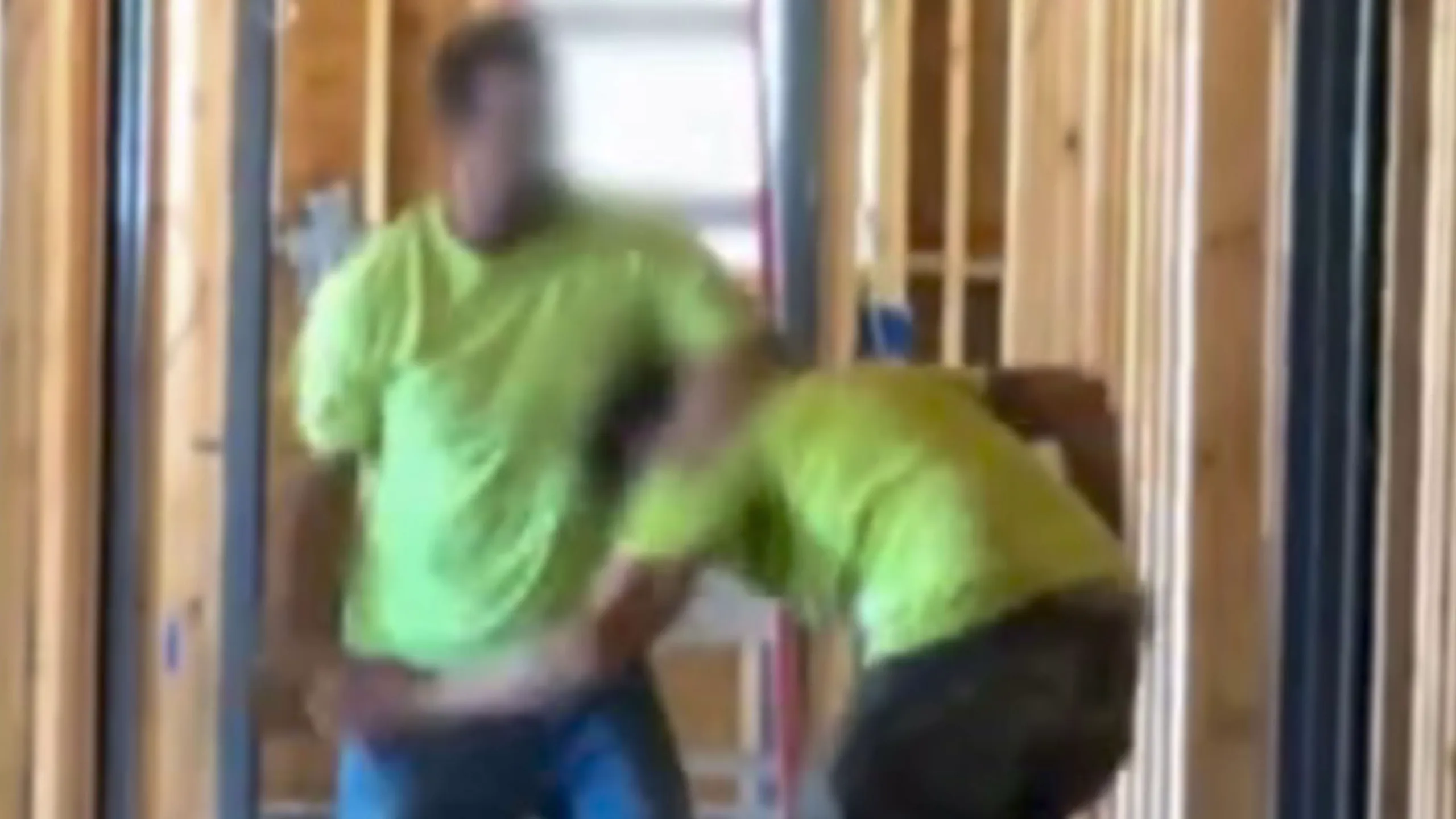 thumbnail - S2:E10 Fightin' 9 to 5