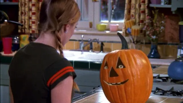 thumbnail - S5:E6 The Halloween Scene