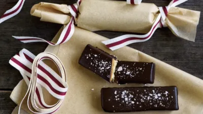 thumbnail - S1:E4 Sweet Treats and Festive Favours