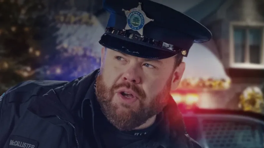 Devin Ratray as a grown-up Buzz McCallister in Home Sweet Home Alone.