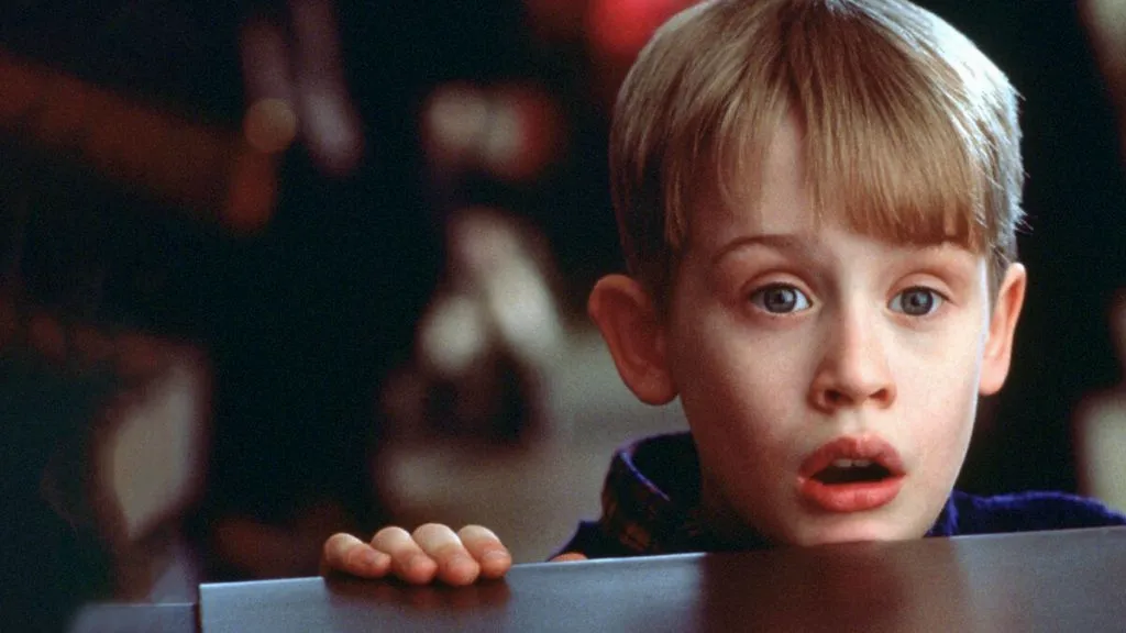 Macaulay Culkin as Kevin McCallister in Home Alone 2.