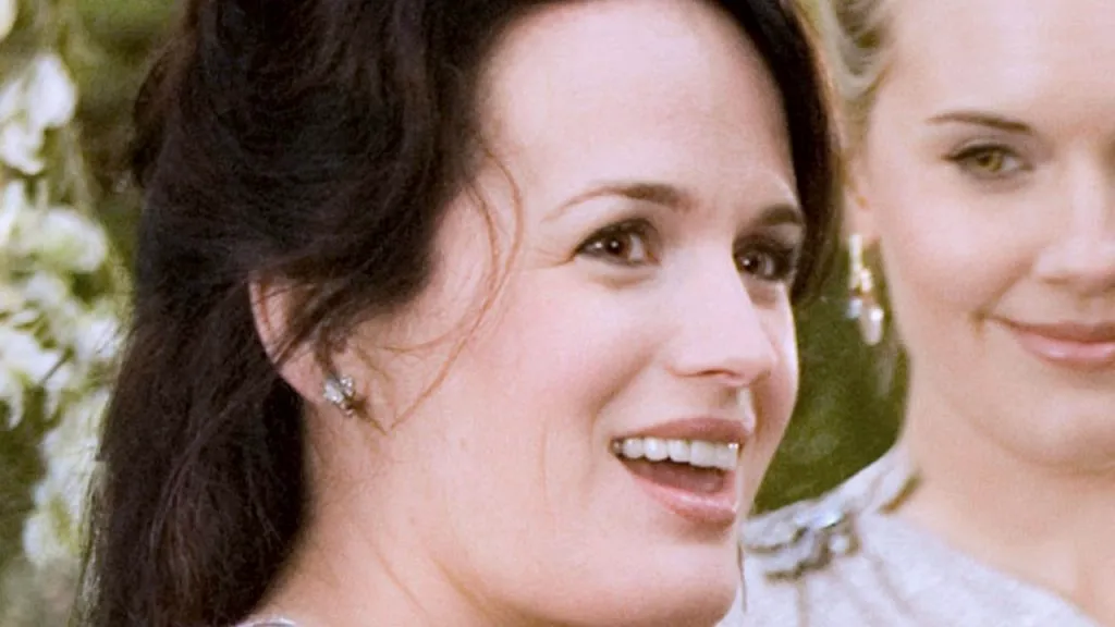 A still image of Elizabeth Reaser as Esme Cullen.