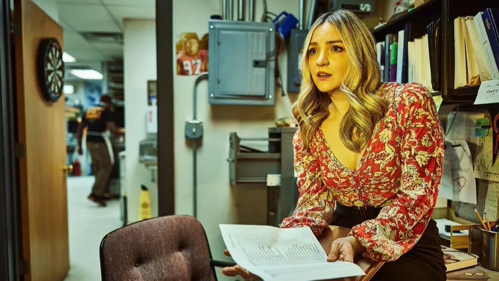 A still of Abby Elliott as Sugar in the FX series, The Bear.