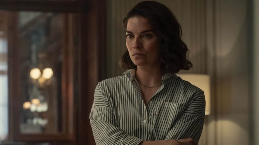 A still image of Annie Murphy as Imogen in the Hulu Original series, Nine Perfect Strangers.