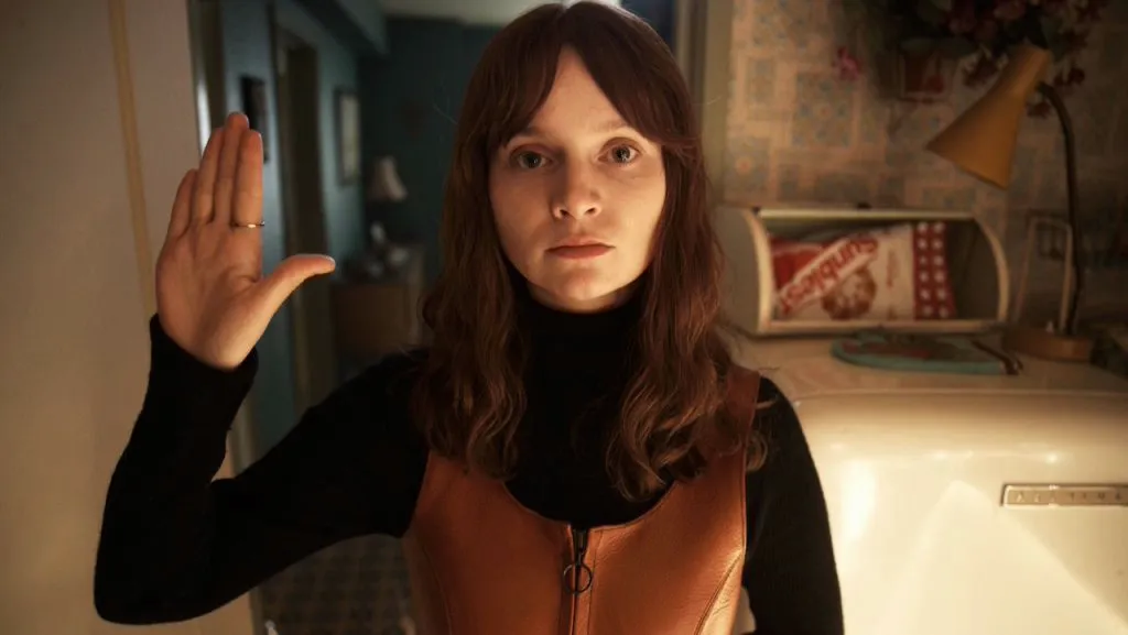 A still image of Lola Petticrew as Dolours Price in the series, Say Nothing.